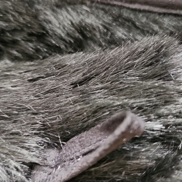 VENUS Faux Fur Vegan Leather Jacket - Picture 5 of 8